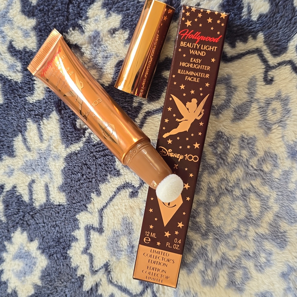 Collector's Edition Charlotte Tilbury Beauty Light Wand- "Spotlight" - Picture 5 of 5